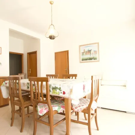 12 Accesso - Immobiliare * Τζεσόλο Λίντο