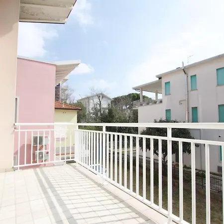 12 Accesso - Immobiliare * Τζεσόλο Λίντο